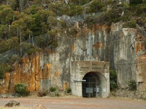 Подземная тюрьма на Тасмании фото